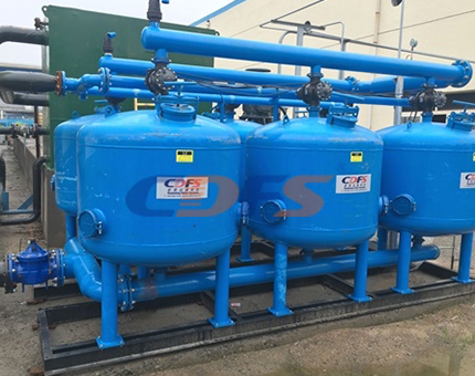 多介質(zhì)過(guò)濾器安裝現(xiàn)場(chǎng)