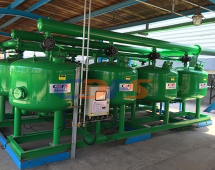 活性碳過(guò)濾器安裝現(xiàn)場(chǎng)