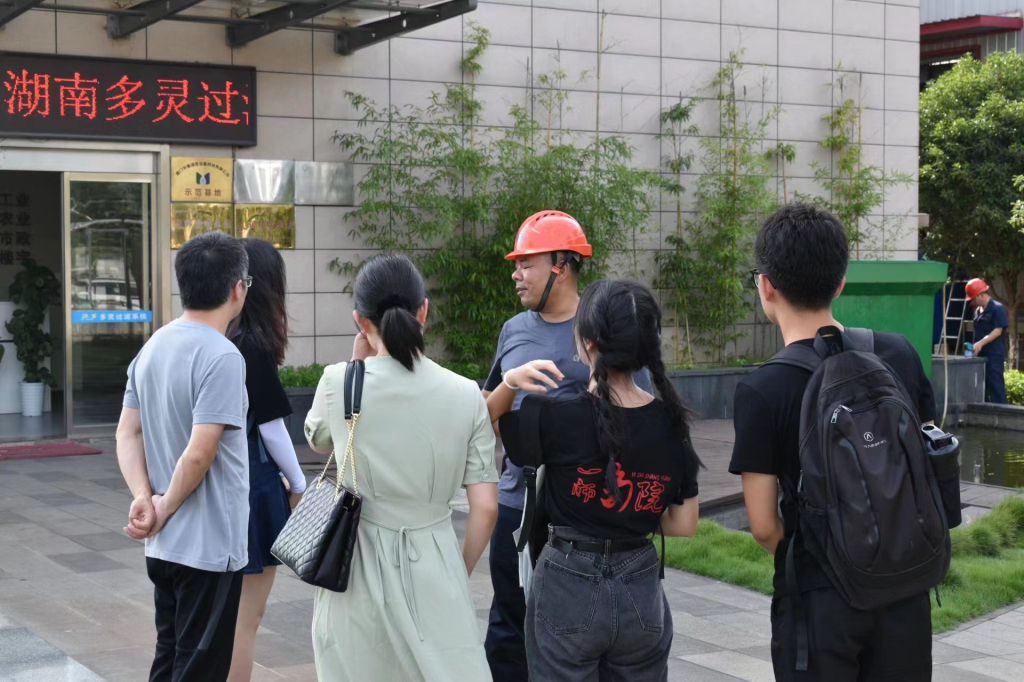 商學(xué)院深入多靈走訪調(diào)研，探求校企合作新路徑