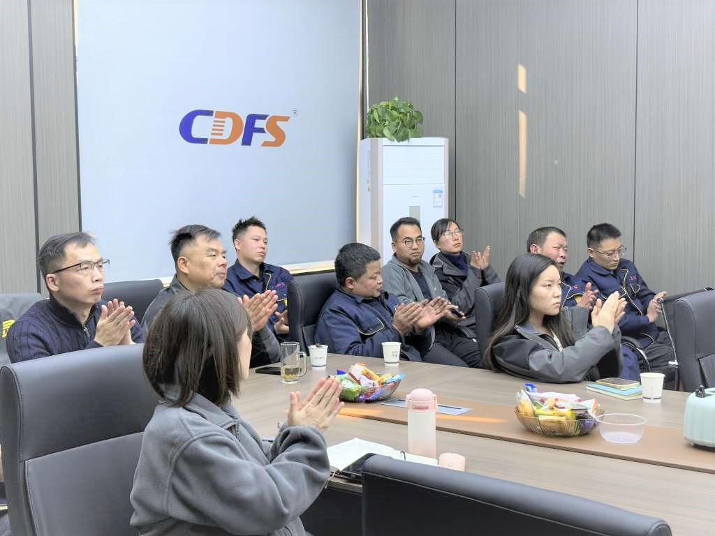 多靈年度經(jīng)營分析會盛況啟幕，共繪2025發(fā)展新藍(lán)圖